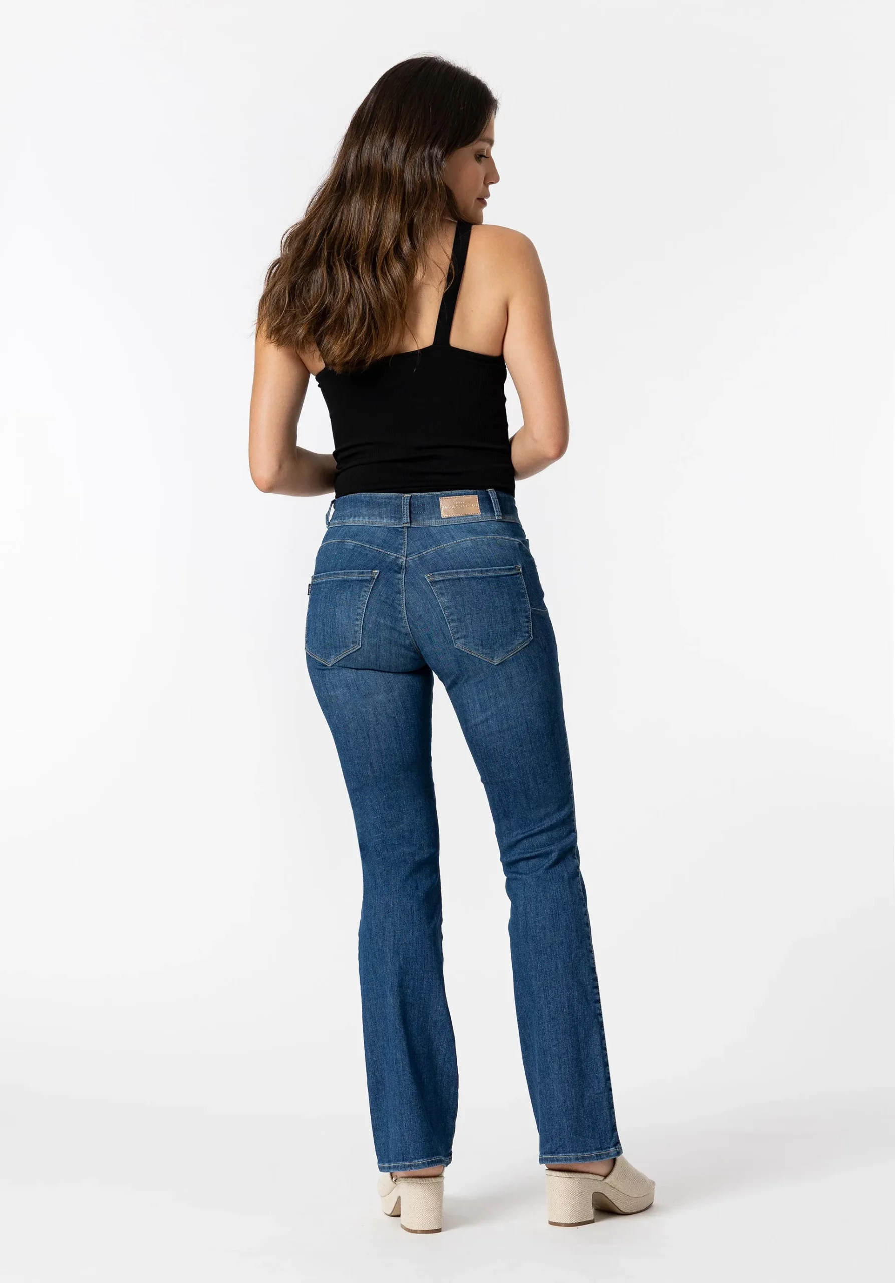 Jeans One Size Bootcut Silhouette Tiro Alto 4 C